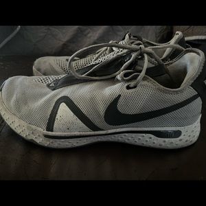 Boys Size 14 Nike’s